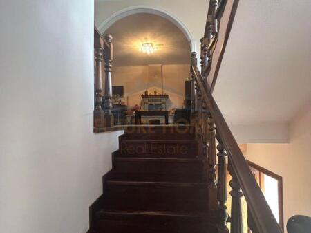 Vile 3 Kateshe per shitje ne Vaqarr, Tirane