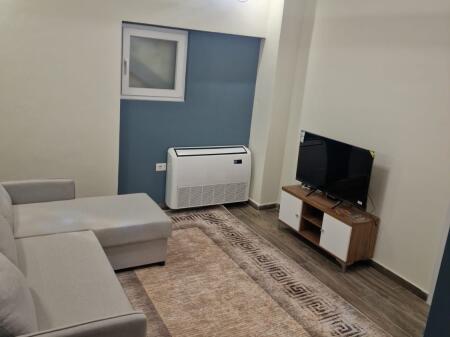 Apartament 2+1, Stacioni i Trenit!