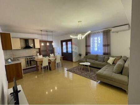 Apartment - For Rent - Zogu I Boulevard, Tirana