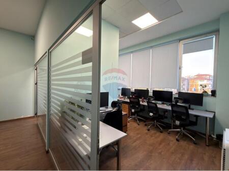 Zyrë - Për Qira - Kompleksi Delijorgji, Tiranë !