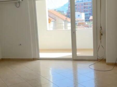 ZYRE ME QERA 128 M2 SIRI KODRA 50.000 LEKE