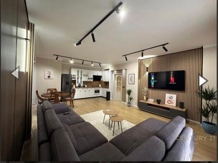 2+1,i mobiluar te sheshi wilson,1500 euro