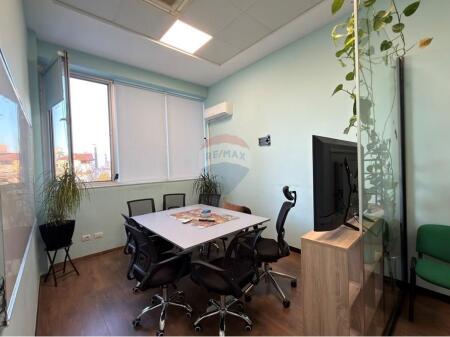 Zyrë - Për Qira - Kompleksi Delijorgji, Tiranë