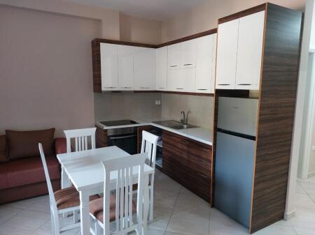 Apartament 2+1 me Qera Afatgjate - Lungomare, Vlore