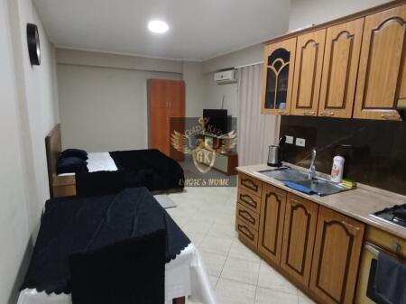 GARZONIERE ME QERA ILIRIA PLAZH DURRES