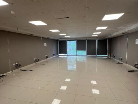 Zyre 170/210m2 me qera, Libri Universitar.