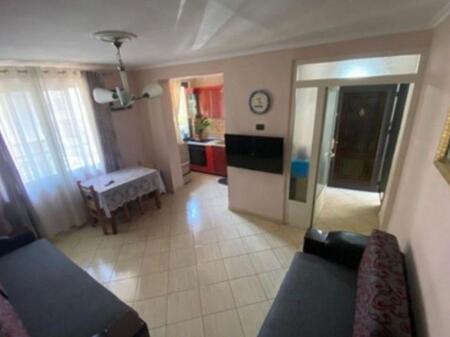 we sell apartment near the united school