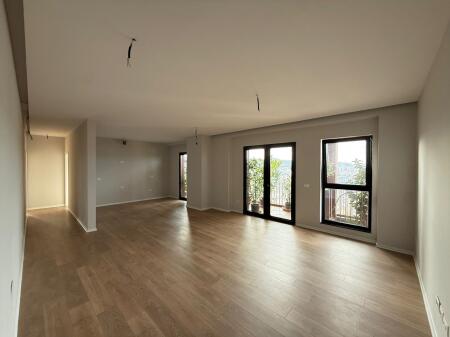 Office For Rent 2+1+2 At Garden Building 21 December (ID BZ2766) Tirana