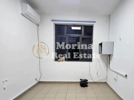 Affitto | Locale Commerciale | Pazari Ri | 800 €/mese
