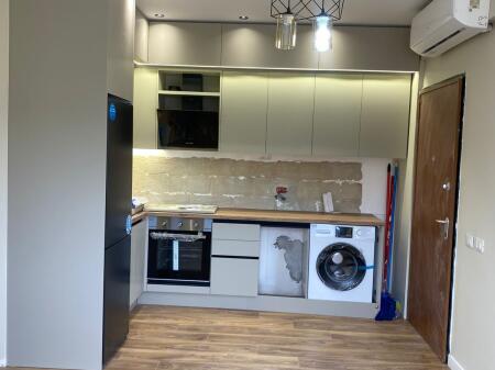 Jepet me qera penthouse liqeni that mobiluar 750 eu