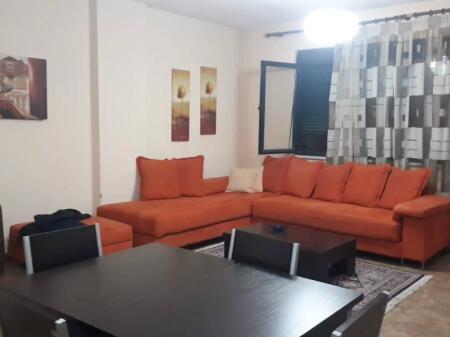 Affittasi 1+1 Super Posizione..!!  📍 Via Sami Frashëri (Vicino a Piazza Willson)
