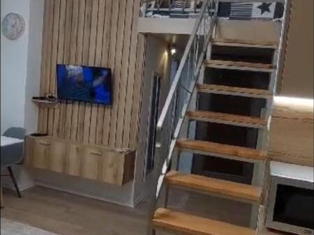 Shitet apartament Grasoniere, mbrapa Globe, Rruga e Kavajes.