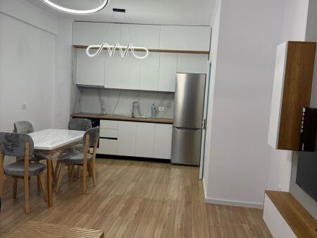 Jepet me qira apartament 1+1 – Astir