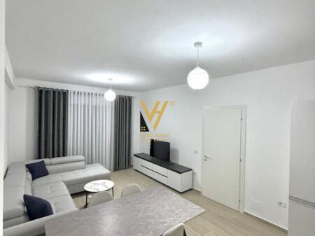 JEPET APARTAMENT 2+1+2+BLK ME QERA TE UNAZA E RE 700 EURO