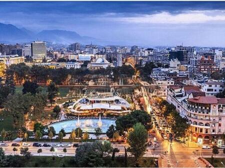 AMBIENT KOMERCIAL ME QIRA NE BLLOK! 1,500 € /Muaj