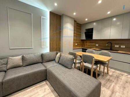 Apartament 1+1, per shitje ne Shkollen e Kuqe, Tirane