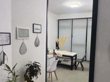 JEPET AMBIENT BIZNESI 60 M2 ME QERA TE ISH PARKU 50.000 LEKE