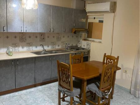 APARTAMENT ME QERA 1+1 PAZARI I RI 40.000 LEKE