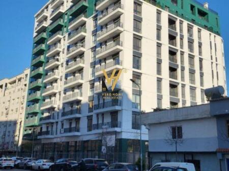 JEPET ZYRE 400 M2 ME QERA TE KOMUNA E PARISIT 10.000 EURO