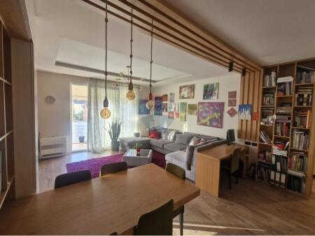 Shitet apartament 2+1 te Qyteti Studenti!