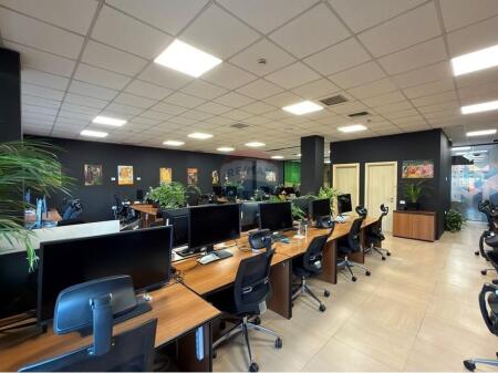 Zyrë - Për Qira - Kompleksi Delijorgji--------Rruga e Kavajes-----Tiranë-------