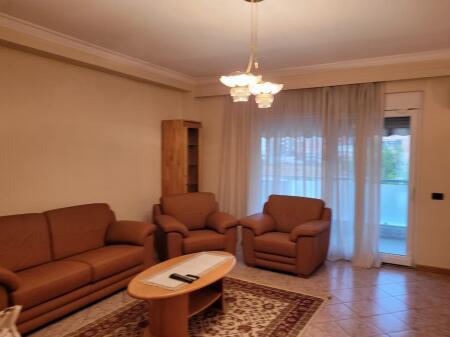 🏙️ Jepet me qira Super Apartament 3+1+2 në Zemër të Bllokut