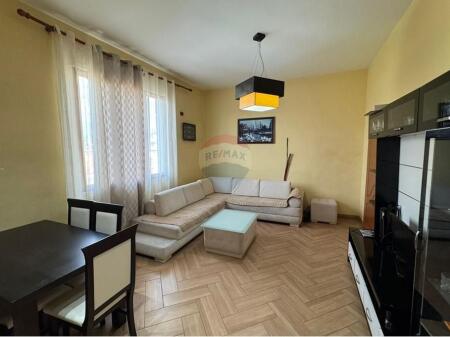 Apartament 1+1 per qira te Tregu Ushqimor, Rruga Kavajes