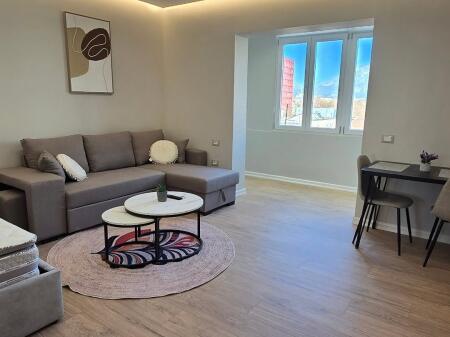 Shiten 2 apartamente 1+1+Garsoniere..!! 📍 Rruga e Barrikadave