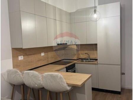 Apartament - Për Qira - Qesarak