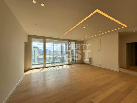 Shitet Apartament 3+1+2📍Pallati Brigadave