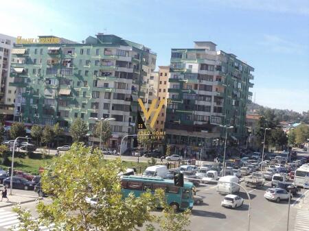 JEPET AMBIENT BIZNESI 210 M2 ME QERA TE PALLATI ME SHIGJETA 2.450 EURO