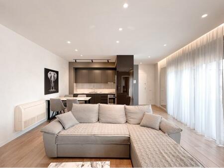 Apartament me qera 2+1+2 afer Qendres