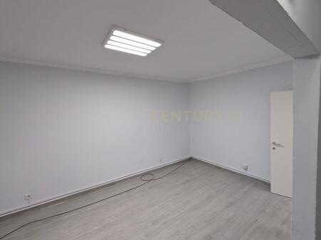 We offer an office apartment for rent near Diplomat 2