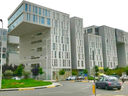 Exclusive service unit – Komuna e Parisit