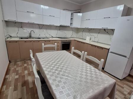 Shitet apartament 2+1 në Don Bosko!