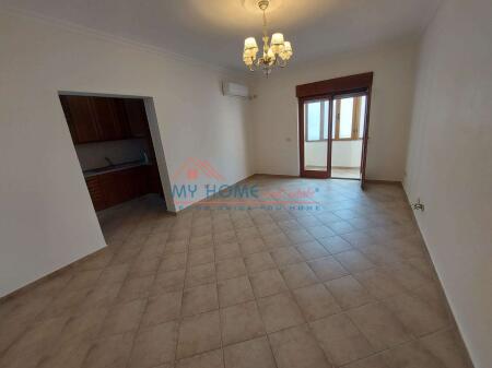 Office for rent on the 9th floor in Tirana