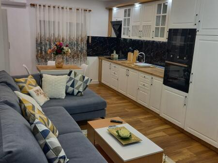 super apartament 1+1  me qira tek Tirana e Re