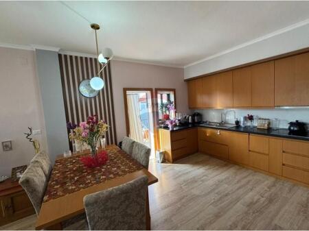 2+1 me qera -Rezidenca Charteu