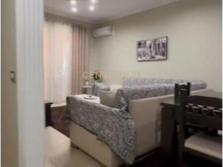 Ofrojme apartament per shitje ne Yzberisht,prane Bar Unik