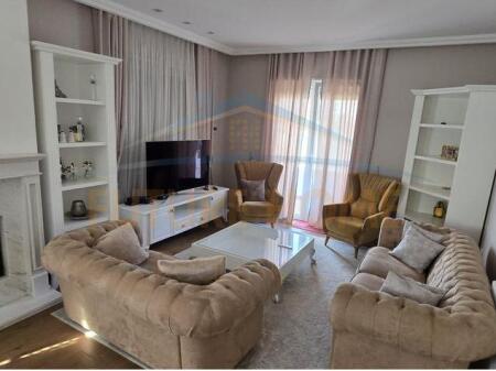 Affitto, Appartamento 2+1+2+Posto Auto, Giardino Botanico, Tirana