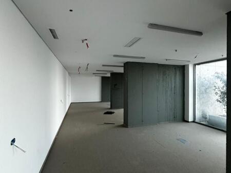 ZYRE ME QERA 286 M2 DOWNTOWN TIRANA 10.000 EURO