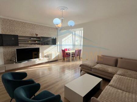 Locale, Nuovo Mercato, Tirana