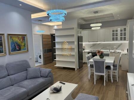 Affitto, Appartamento 2+1+2+blk, vicino all'Ospedale Americano 3, 60.000 Lek/mese