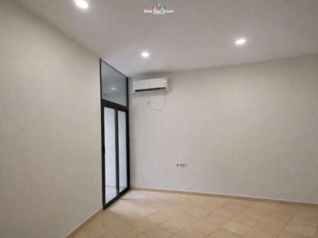 Ufficio In Affitto 2+1+2 Vicino Harry Fultz ( ID BZ2775) Tirana