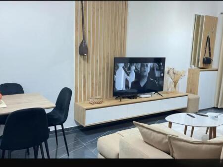 Affittiamo appartamento 1+1 al Complesso Mangalem, Ali Demi. 450 € /Mese