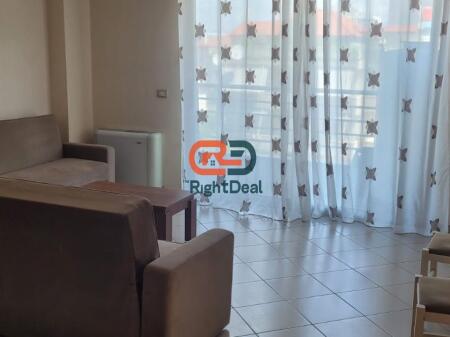 Tek Komuna E Parisit, Shitet Apartament 1+1 Me Planimteri Te Rregullt!!