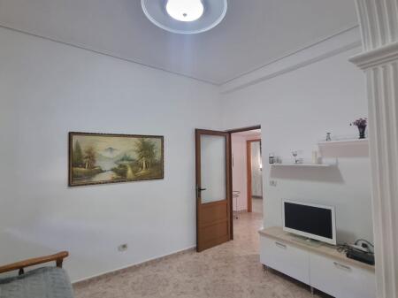 Apartament shumë i gjerë në qendër të qytetit
