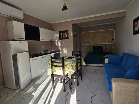 !!!!GARSONIERE ME QERA!!!