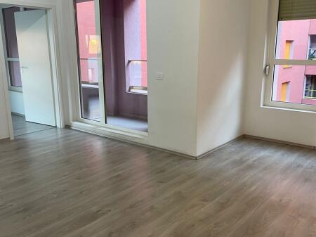 Shitet apartament 1+1