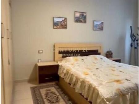 Shitet apartament 2+1 ne Yzberisht